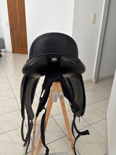 Selle bâtes dressage 