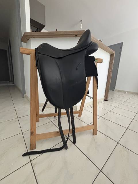 Selle bâtes dressage 