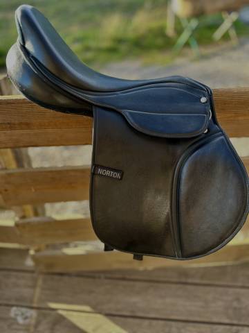 Selle norton 17’ en très bon état