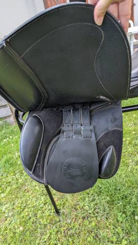 Selle Éric Thomas modèle : CSO   Taille : 17" 