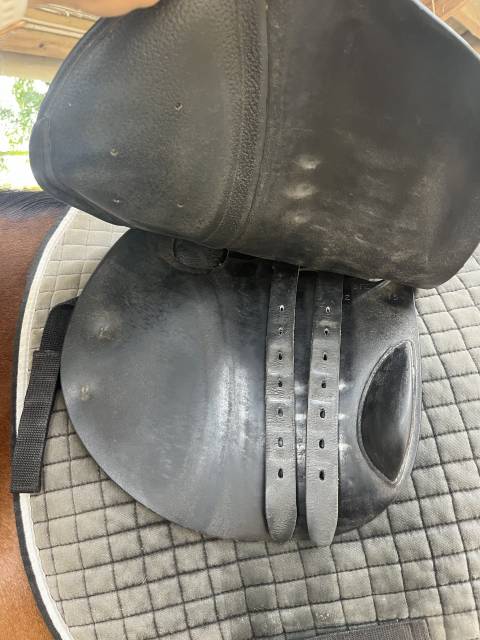 Selle childeric noire 17’