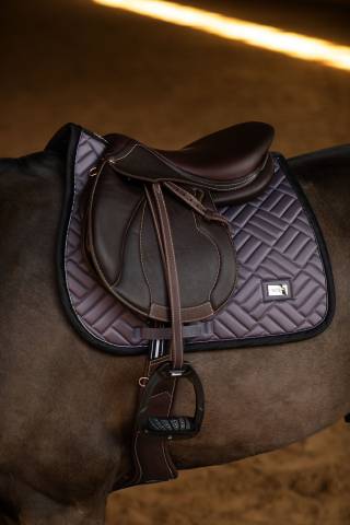 Tapis de selle Modern Dark Violet - Equestrian Stockholm - Tissu en bambou