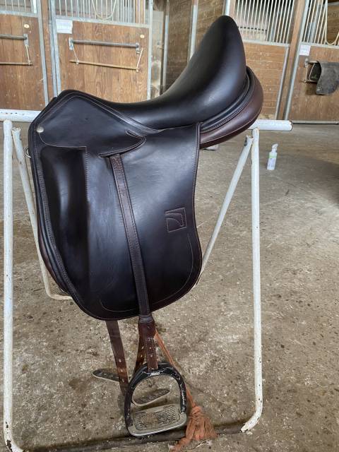 Selle dressage childeric 