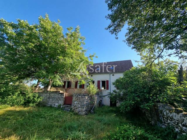 Propriété quercynoise avec sa grange sur 5 ha