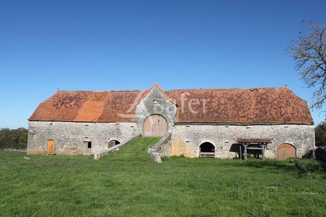 Granges quercynoises sur 13 ha au coeur du causse du quercy loto