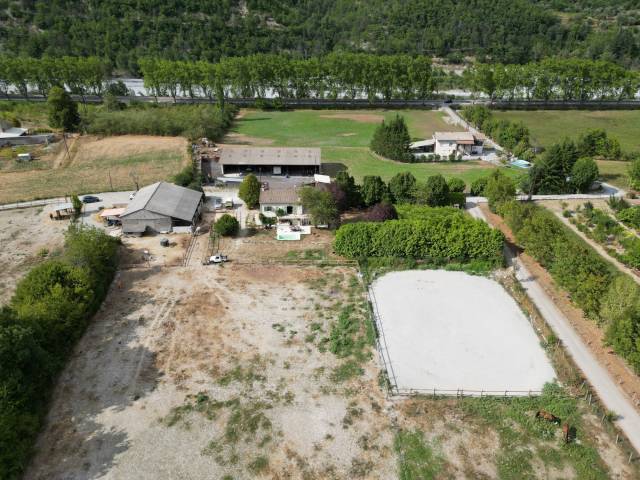 Domaine agricole et équestre de 6,5 ha aux portes de la côte d
