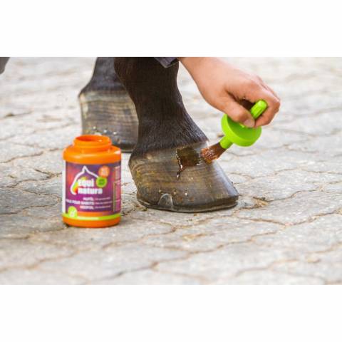 Huile pour sabots EQUINATURA avec pinceau