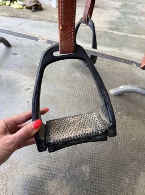 Selle childeric semi creux en 17,5