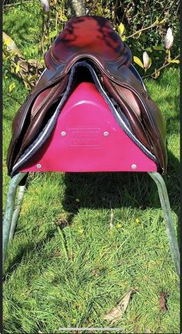 Selle CWD modèle SE02, 18 pouces