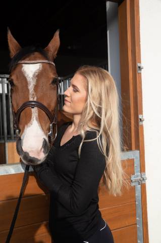 Pull léger col V décontracté - Cavalliera - Viscose doux