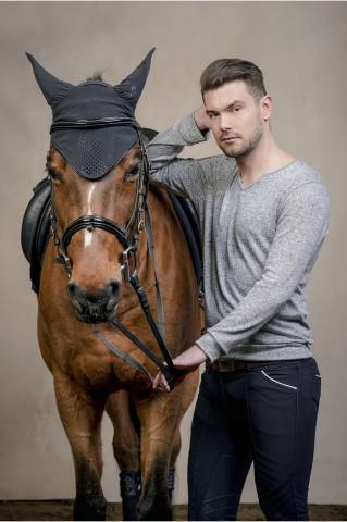 Sweater technique V-neck AXEL - Cavalliera - Coupe ample