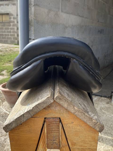 Selle mixte 18 pouces noire forestier