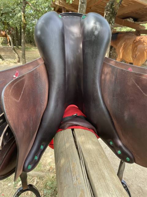 Selle Équipe 17 pouces excellent etat