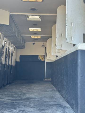 Vente camion chevaux 9 places