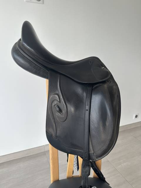Selle de dressage