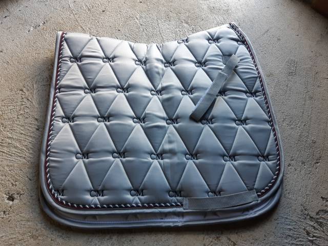 Tapis de dressage gris