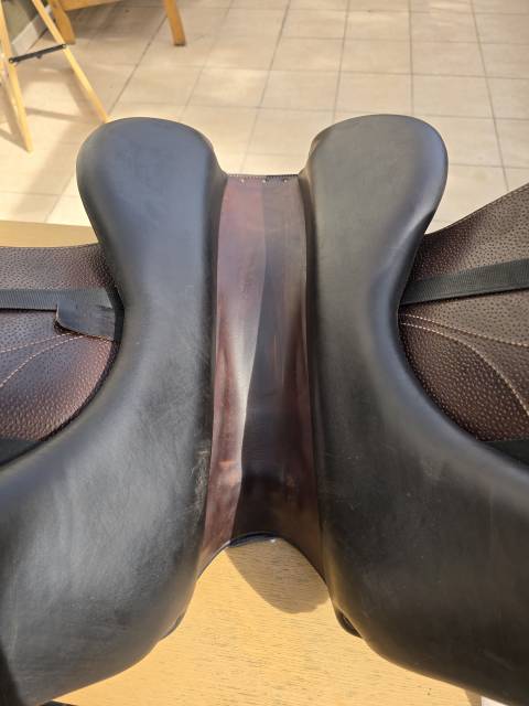 Selle Dressage Aachen Forestier 17 pouces 2022