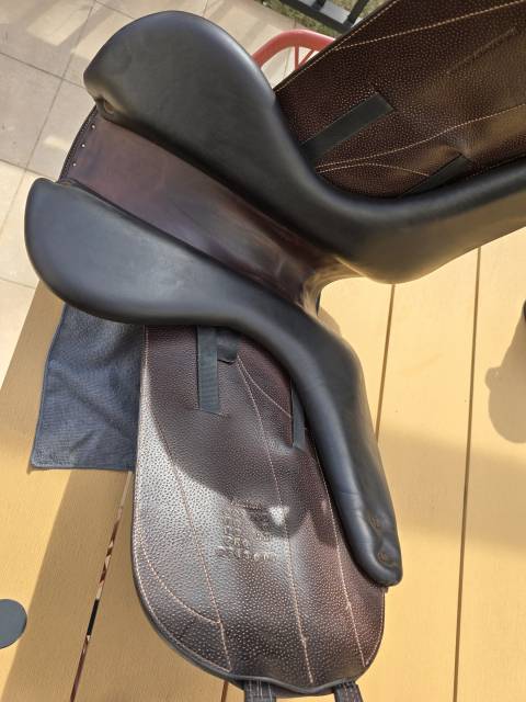 Selle Dressage Aachen Forestier 17 pouces 2022