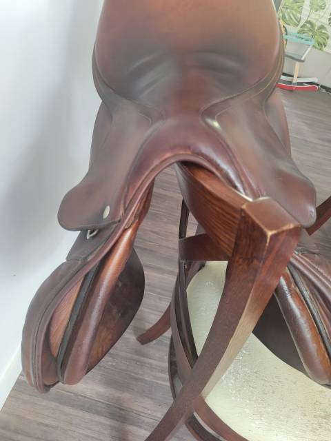 Selle brunet pineau havane 17.5"