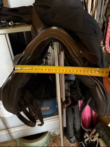 Selle de dressage 
