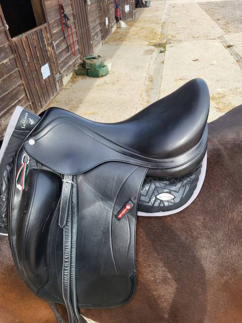 Selle dressage monoquartier 17"5