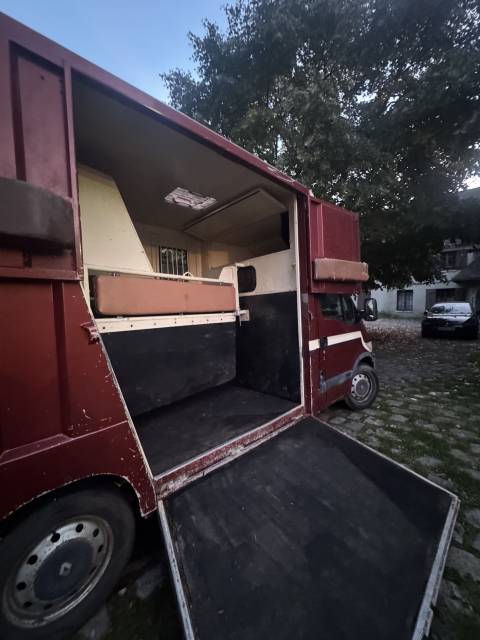 Camion chevaux 2 places