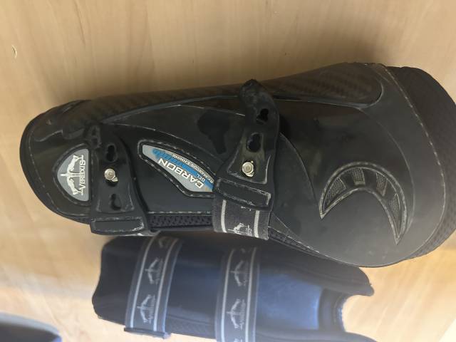 Vends guêtres et protège boulet Veredus Carbo gel