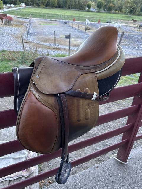 Selle GBS semi creuse 17.5