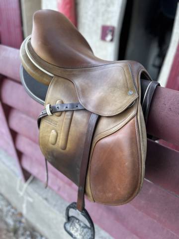 Selle GBS semi creuse 17.5