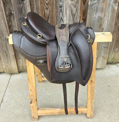 Selle polyvalente Gaston Mercier Compiègne 17