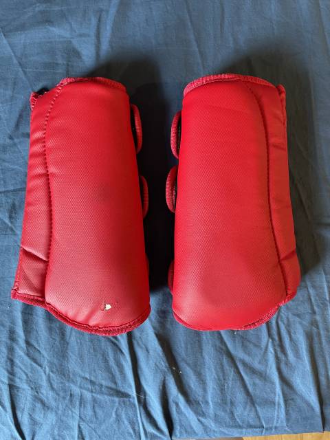 Guêtres de dressage rouge