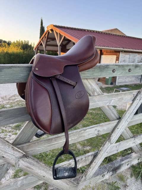 selle herve godignon one 17’ très peu servi 