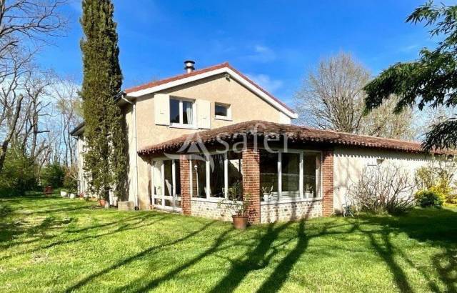 Propriété équestre sur 1,60 ha avec maison d'habitation