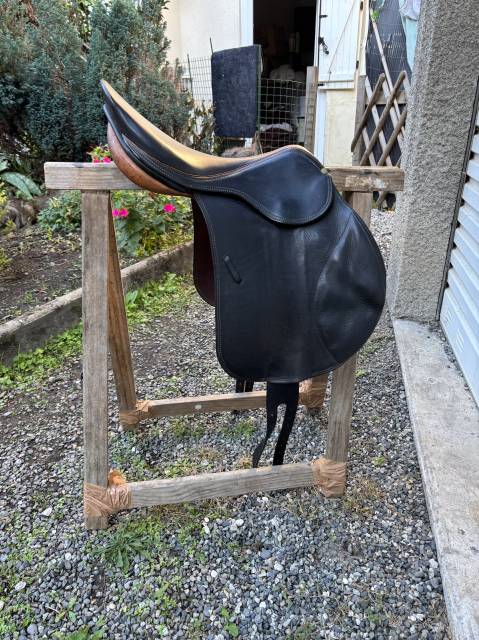 Selle forestier en très bon état