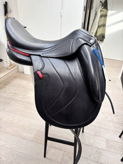 Selle dressage  CWD 18’´noire neuve 