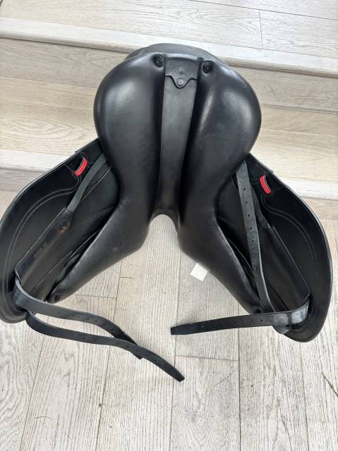 Selle dressage  CWD 18’´noire neuve 