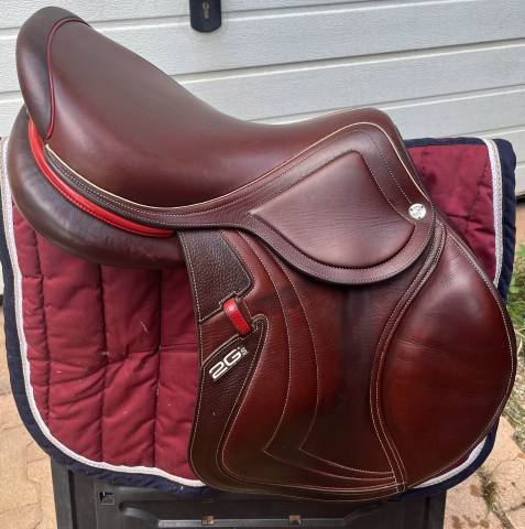 Selle CWD mademoiselle 17"