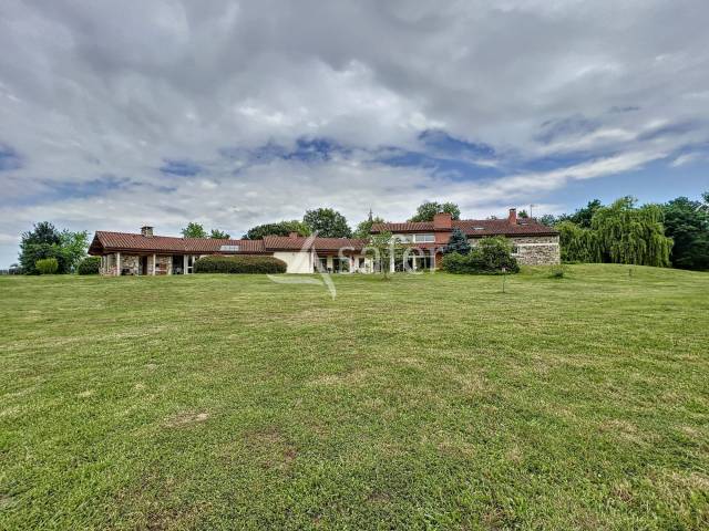 Propriété de prestige au coeur d'un haras sur 1,30 ha