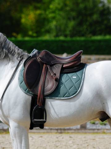 Tapis de selle LOVE Obstacle Bleu acier - GEM