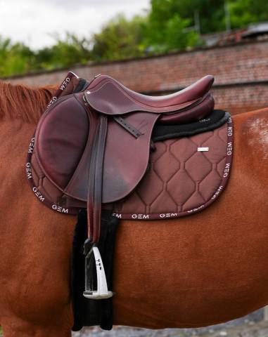 Tapis de selle LOVE Obstacle Marron Chocolat - GEM