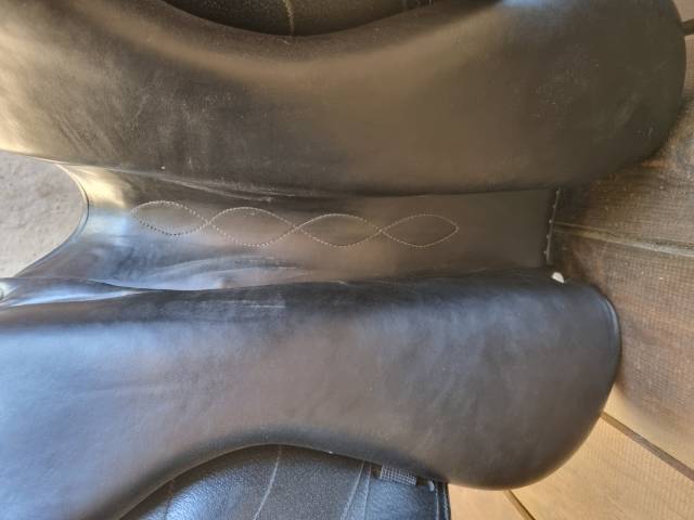 Selle de dressage Antares Concept 