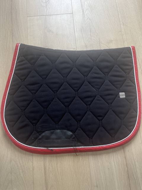 Tapis GEM noir et rouge
