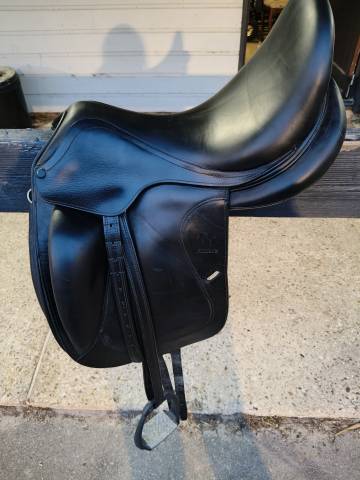 Selle de dressage Antares 17.5