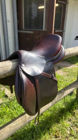 Selle CWD 17’ châtaigne 