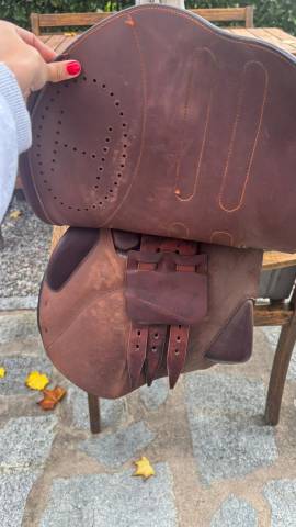 Selle Hermès 17 pouces XAL – cuir chocolat  