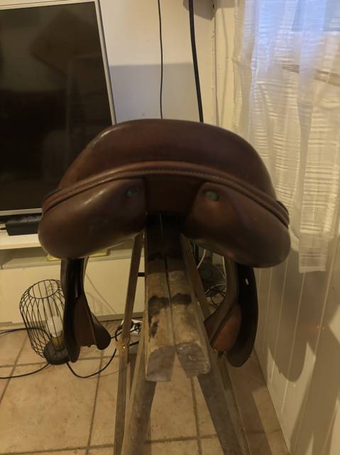 Super affaire – Selle Équipe Synergy 17,5