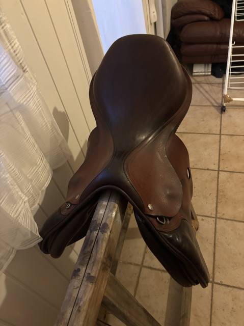 Super affaire – Selle Équipe Synergy 17,5