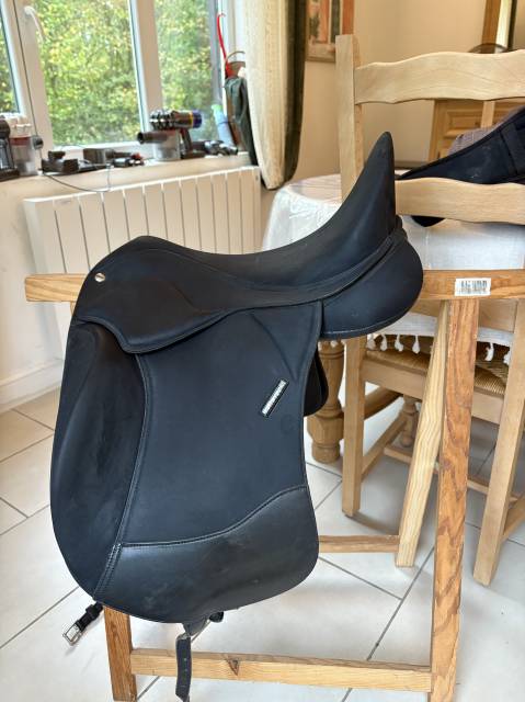 Selle wintec pro dressage contourbloc 