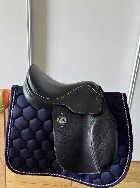 Selle mixte en cuir noir 16,5 pouces