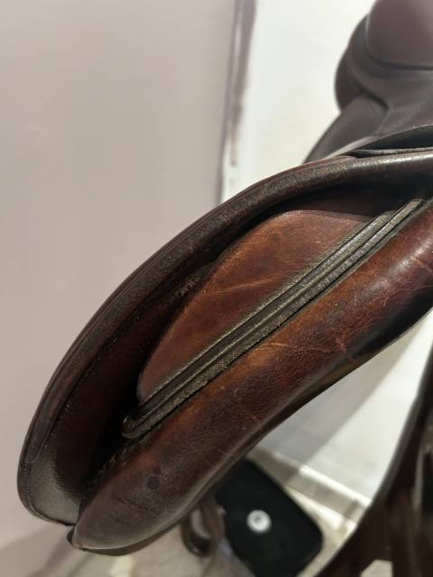 Selle Cwd orientée obstacle 17,5